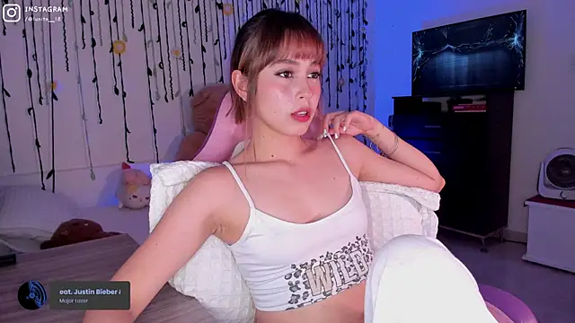 Snapshot of alice_guerin_ chatting on 01-12-25, 05:34 alice guerin  online show from 01-12-25, 05:34