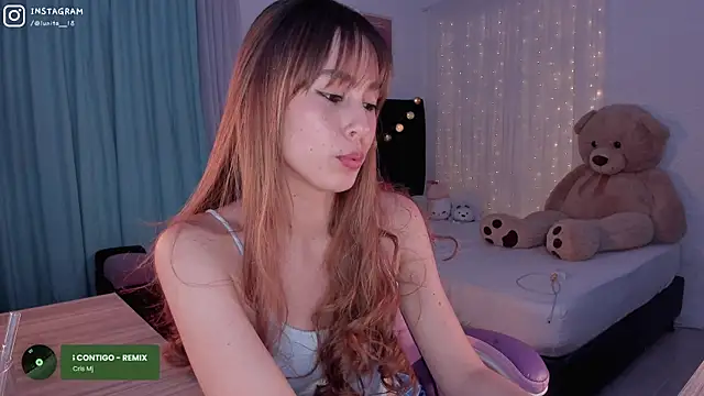 Snapshot of alice_guerin_ chatting on 02-08-25, 06:43 alice guerin  online show from 02-08-25, 06:43