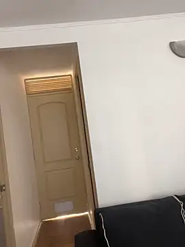 WhiteWomen online show from 11-24-25, 07:46