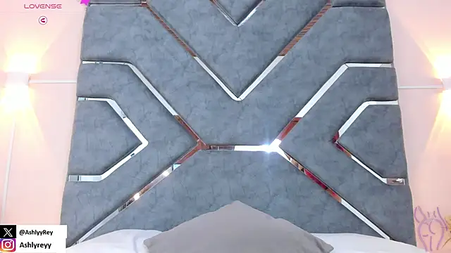 ashlyrey-1 online show from 12-26-24, 11:13