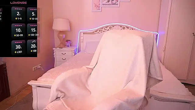 MirandaWong online show from 01-29-25, 11:51