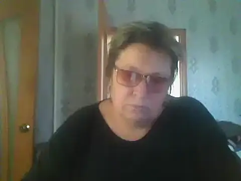 Snapshot of MelanieCold467 chatting on 10-17-25, 10:07 MelanieCold467 online show from 10-17-25, 10:07