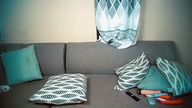 GoldenPussyXOXO online show from 12-18-24, 02:21