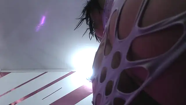 Kitten Hot  online show from 09-30-25, 04:34