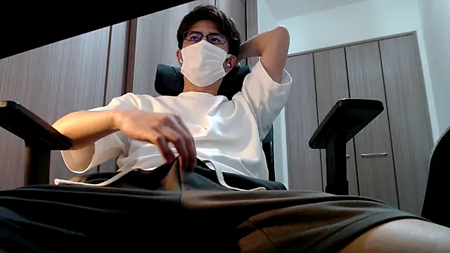 Snapshot of ryota_kkk chatting on 09-21-25, 04:19 ryota kkk online show from 09-21-25, 04:19