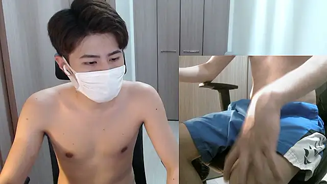 Snapshot of ryota_kkk chatting on 10-10-25, 12:37 ryota kkk online show from 10-10-25, 12:37