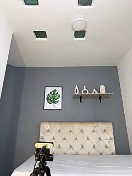 Soe Lara online show from 11-26-25, 11:22