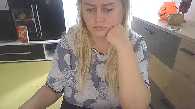 Meliss Official9 online show from 09-29-25, 08:30