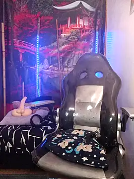 Snapshot of dark_doll5 chatting on 12-06-24, 04:14 dark doll5 online show from 12-06-24, 04:14