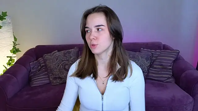 Snapshot of LindaRobertz chatting on 01-15-25, 11:21 LindaRobertz online show from 01-15-25, 11:21