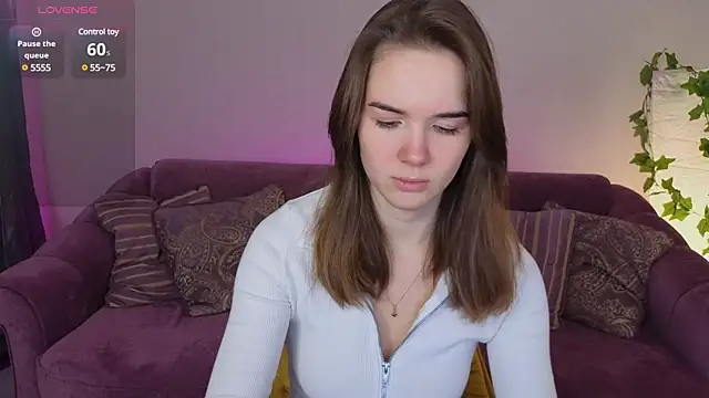 Snapshot of LindaRobertz chatting on 01-23-25, 07:00 LindaRobertz online show from 01-23-25, 07:00