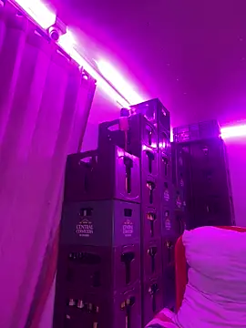 Hot beauty   online show from 12-20-25, 04:52