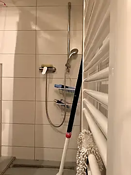 Snapshot of NewyorkDimi chatting on 12-27-24, 04:32 NewyorkDimi online show from 12-27-24, 04:32