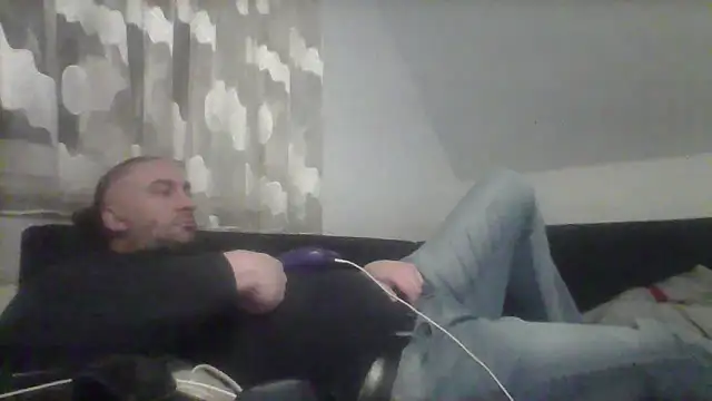 Snapshot of NewyorkDimi chatting on 02-08-25, 01:54 NewyorkDimi online show from 02-08-25, 01:54