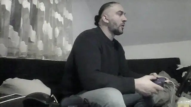 Snapshot of NewyorkDimi chatting on 02-18-25, 12:04 NewyorkDimi online show from 02-18-25, 12:04