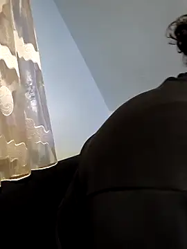 Snapshot of NewyorkDimi chatting on 10-31-25, 03:07 NewyorkDimi online show from 10-31-25, 03:07