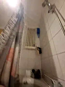 Snapshot of Warumnicht1980 chatting on 03-08-25, 02:01 Warumnicht1980 online show from 03-08-25, 02:01