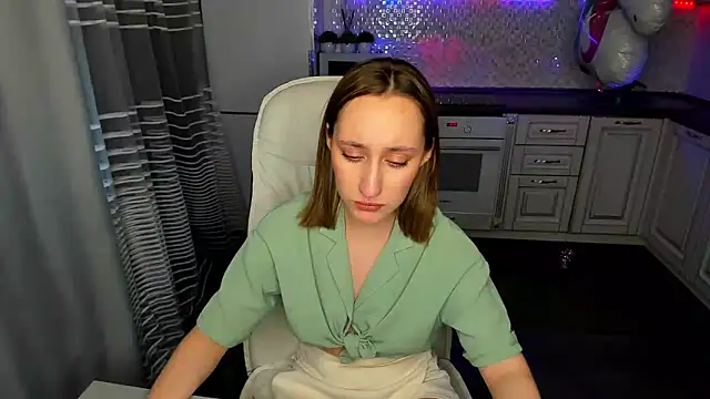 Snapshot of MelodyOfLovee chatting on 01-28-25, 08:25 MelodyOfLovee online show from 01-28-25, 08:25