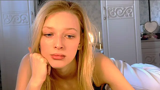 Evvie Summn1 online show from 03-23-25, 03:32