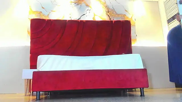 MAISE HILL1 online show from 09-10-25, 01:11