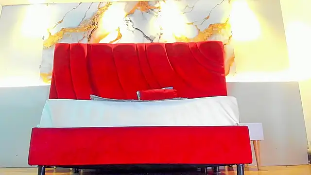 MAISE HILL1 online show from 10-04-25, 01:20