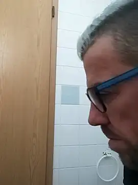 jonyfree1978 online show from 02-16-25, 08:43