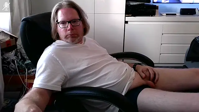 Snapshot of VSteph chatting on 09-27-25, 04:12 VSteph online show from 09-27-25, 04:12