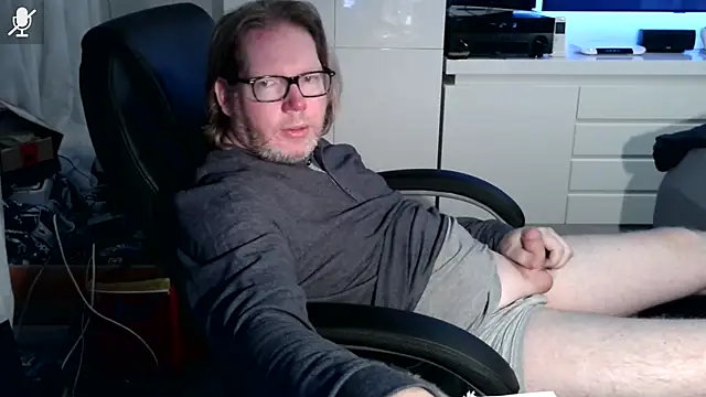 Snapshot of VSteph chatting on 10-12-25, 01:37 VSteph online show from 10-12-25, 01:37