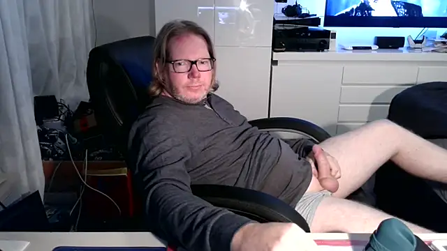 Snapshot of VSteph chatting on 10-17-25, 07:49 VSteph online show from 10-17-25, 07:49