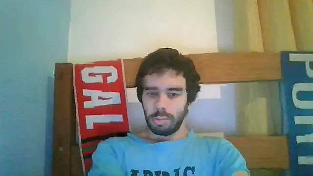 Snapshot of danibigcock69 chatting on 10-19-25, 06:19 danibigcock69 online show from 10-19-25, 06:19