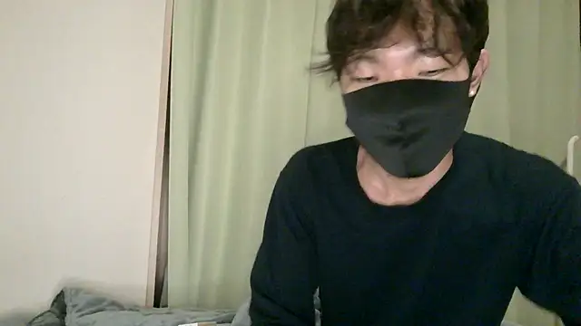 Snapshot of UKI06 chatting on 12-15-24, 06:37 UKI06 online show from 12-15-24, 06:37