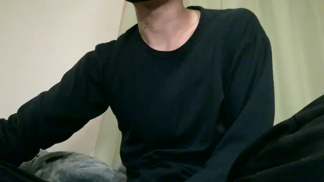 Snapshot of UKI06 chatting on 12-27-24, 12:12 UKI06 online show from 12-27-24, 12:12