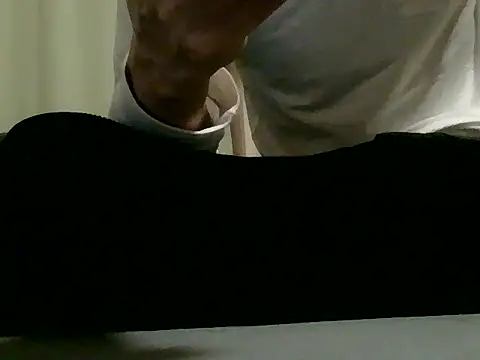 Snapshot of UKI06 chatting on 01-10-25, 03:48 UKI06 online show from 01-10-25, 03:48