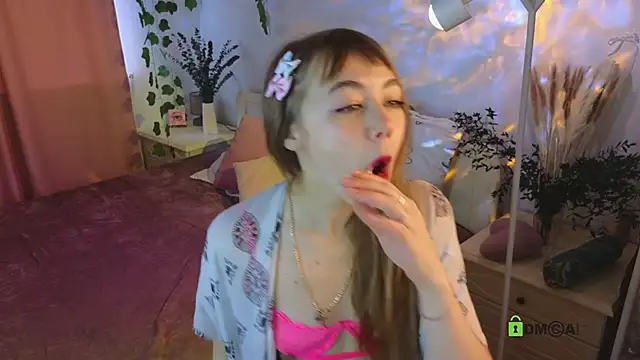 Hello Vivienne online show from 09-17-25, 01:46