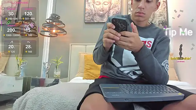 kieran derek online show from 11-18-25, 03:34