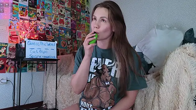 Snapshot of LittleLeen chatting on 09-11-25, 03:23 LittleLeen online show from 09-11-25, 03:23