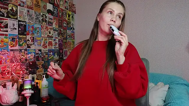 Snapshot of LittleLeen chatting on 10-26-25, 04:02 LittleLeen online show from 10-26-25, 04:02