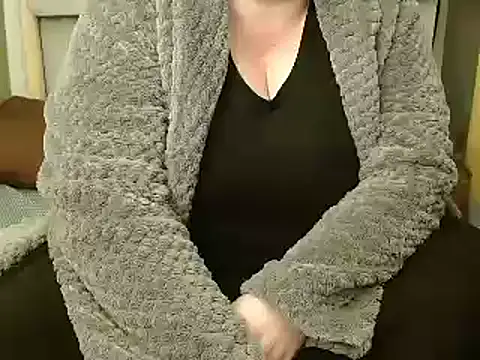 Snapshot of MarthaBriest chatting on 01-06-25, 07:20 MarthaBriest online show from 01-06-25, 07:20