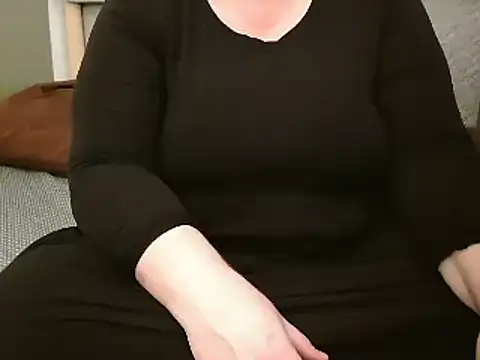 Snapshot of MarthaBriest chatting on 01-10-25, 08:29 MarthaBriest online show from 01-10-25, 08:29