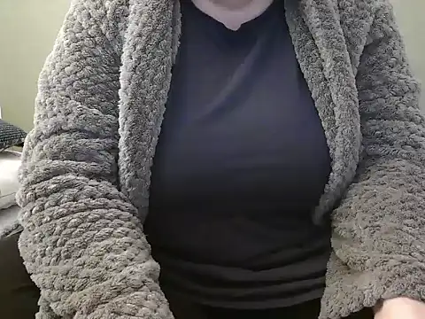 Snapshot of MarthaBriest chatting on 01-19-25, 08:18 MarthaBriest online show from 01-19-25, 08:18