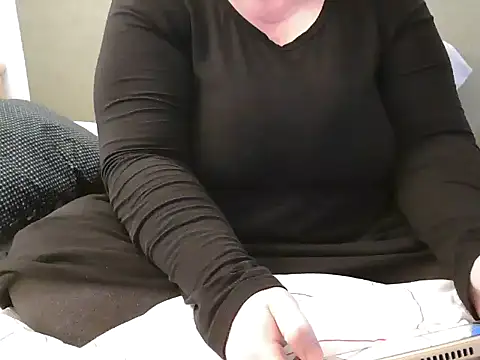 Snapshot of MarthaBriest chatting on 01-23-25, 11:15 MarthaBriest online show from 01-23-25, 11:15