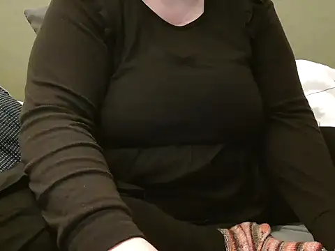 Snapshot of MarthaBriest chatting on 01-27-25, 03:28 MarthaBriest online show from 01-27-25, 03:28