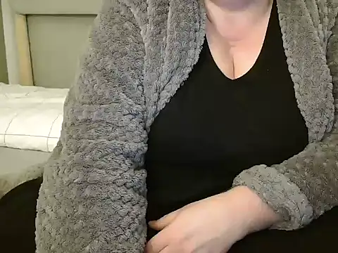 Snapshot of MarthaBriest chatting on 02-07-25, 07:29 MarthaBriest online show from 02-07-25, 07:29