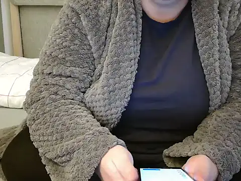 Snapshot of MarthaBriest chatting on 02-13-25, 08:38 MarthaBriest online show from 02-13-25, 08:38