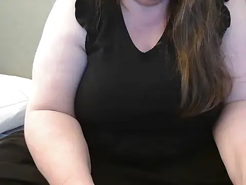 Snapshot of MarthaBriest chatting on 02-18-25, 10:16 MarthaBriest online show from 02-18-25, 10:16