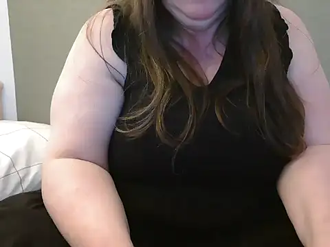 Snapshot of MarthaBriest chatting on 02-18-25, 02:27 MarthaBriest online show from 02-18-25, 02:27