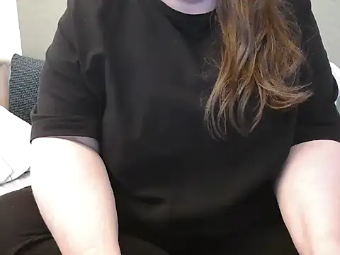 Snapshot of MarthaBriest chatting on 02-19-25, 09:17 MarthaBriest online show from 02-19-25, 09:17