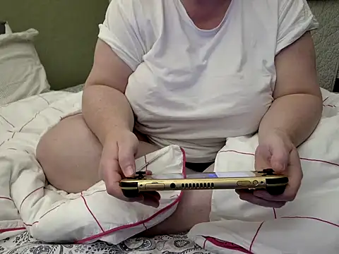 MarthaBriest online show from 11-02-25, 03:31