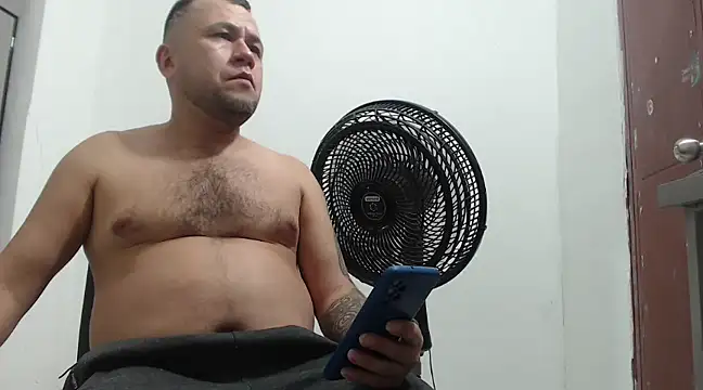 Snapshot of very2_sexy chatting on 03-16-25, 03:36 very2 sexy online show from 03-16-25, 03:36