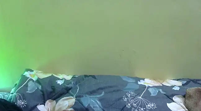 Snapshot of Tiny_lusty chatting on 12-17-24, 10:54 Tiny lusty online show from 12-17-24, 10:54